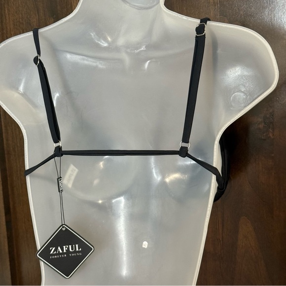 NWT Zaful Black triangle Bikini with tie front and Adjustable Straps Size S - Picture 2 of 5